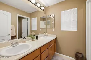17114 Crest Heights Dr, Canyon Country, CA 91387 - Photo 32