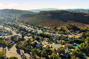 388 Sundance St, Thousand Oaks, CA 91360 - Photo 48