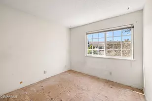 2260 Hollowpark Ct, Thousand Oaks, CA 91362 - Photo 20