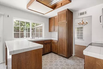 2260 Hollowpark Court, Thousand Oaks, CA 91362 - Photo 12