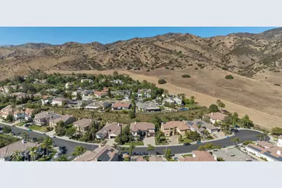 5917 Evening Sky Drive, Simi Valley, CA 93063 - Photo 2