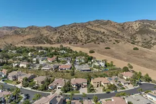 5917 Evening Sky Dr, Simi Valley, CA 93063 - Photo 2