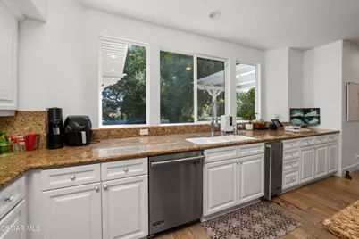 1660 Cross Bridge Place, Thousand Oaks, CA 91362 - Photo 18