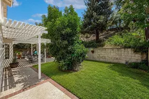 12486 Beechgrove Ct, Moorpark, CA 93021 - Photo 16