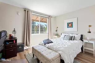 363 Larcom St, Thousand Oaks, CA 91360 - Photo 12