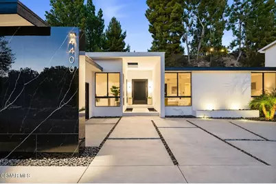 4400 Topanga Canyon Boulevard, Woodland Hills, CA 91364 - Photo 4