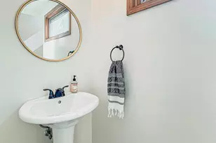 393 Larcom St, Thousand Oaks, CA 91360 - Photo 36