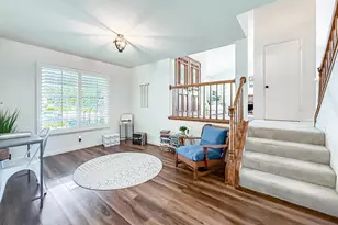 393 Larcom St, Thousand Oaks, CA 91360 - Photo 10