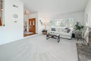 393 Larcom St, Thousand Oaks, CA 91360 - Photo 8