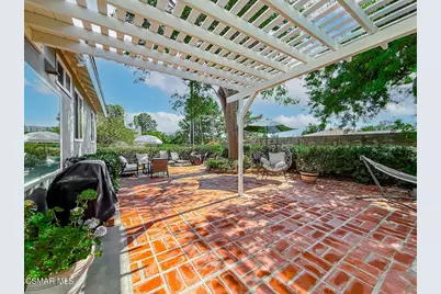 393 Larcom Street, Thousand Oaks, CA 91360 - Photo 40