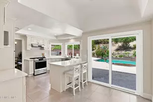 18935 Granada Cir, Porter Ranch, CA 91326 - Photo 10