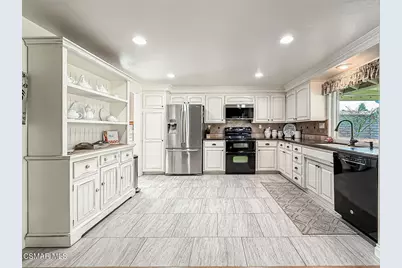 3243 Emerald Avenue, Simi Valley, CA 93063 - Photo 16