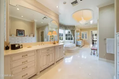 240 W Stafford Road, Thousand Oaks, CA 91361 - Photo 24
