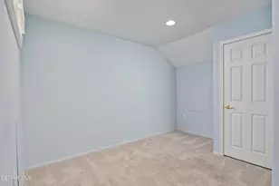 2040 Freesia Ave, Simi Valley, CA 93063 - Photo 16