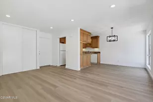 291 Sequoia Ct, Thousand Oaks, CA 91360 - Photo 4