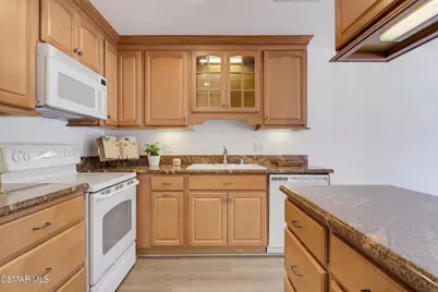 291 Sequoia Court #34, Thousand Oaks, CA 91360 - Photo 10