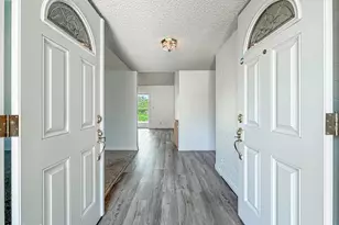 29249 Hillrise Dr, Agoura Hills, CA 91301 - Photo 8