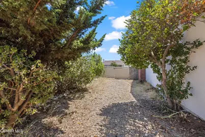 303 Venus Street, Thousand Oaks, CA 91360 - Photo 20