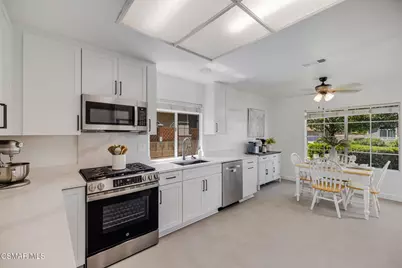 12154 Cherry Grove Street, Moorpark, CA 93021 - Photo 12