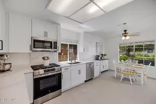 12154 Cherry Grove St, Moorpark, CA 93021 - Photo 12