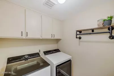 12154 Cherry Grove Street, Moorpark, CA 93021 - Photo 22