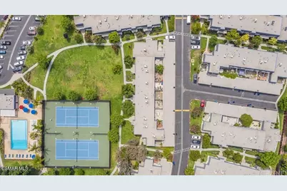 6501 Vanalden Avenue #6, Reseda, CA 91335 - Photo 34