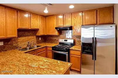 6501 Vanalden Avenue #6, Reseda, CA 91335 - Photo 8