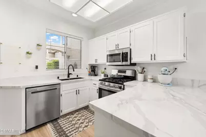 11523 Treeview Court, Moorpark, CA 93021 - Photo 14