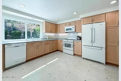 28788 Eagleton Street, Agoura Hills, CA 91301 - Photo 16