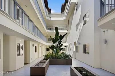 5016 Bakman Avenue #104, North Hollywood, CA 91601 - Photo 6