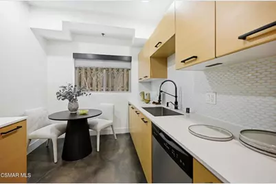 5016 Bakman Avenue #104, North Hollywood, CA 91601 - Photo 14