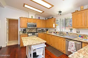 193 Little John Ln, Westlake Village, CA 91361 - Photo 8