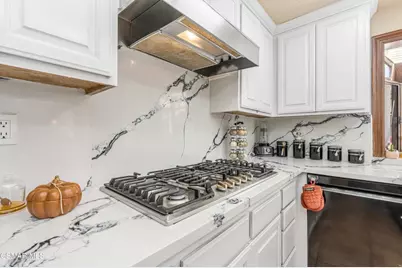652 Stonebrook Street, Simi Valley, CA 93065 - Photo 14