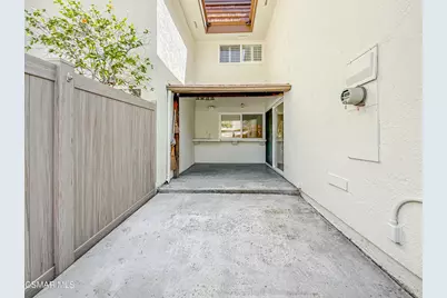 10435 Larwin Avenue, Chatsworth, CA 91311 - Photo 36