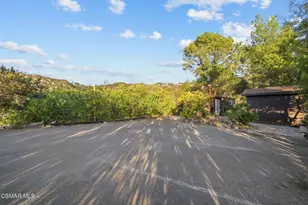 2025 McKain St, Calabasas, CA 91302 - Photo 48