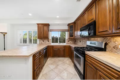 587 Calle Sequoia, Thousand Oaks, CA 91360 - Photo 38