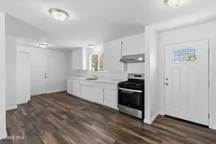 1447 Alexander St, Simi Valley, CA 93065 - Photo 8