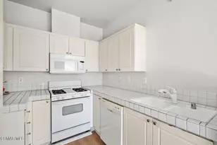 26963 Hillsborough Pkwy, Valencia, CA 91354 - Photo 10