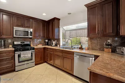 588 Monteleone Avenue, Oak Park, CA 91377 - Photo 12