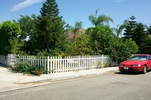 923 Pacific Ave, Simi Valley, CA 93065 - Photo 2