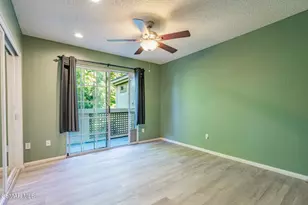 1043 Waltham Rd, Simi Valley, CA 93065 - Photo 32