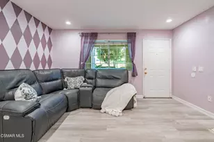 1043 Waltham Rd, Simi Valley, CA 93065 - Photo 10