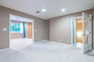 1043 Waltham Rd, Simi Valley, CA 93065 - Photo 32
