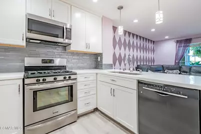 1043 Waltham Road #E, Simi Valley, CA 93065 - Photo 16