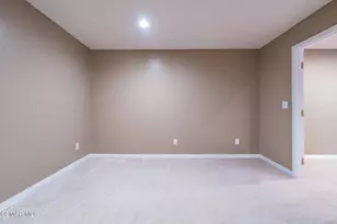 1043 Waltham Rd, Simi Valley, CA 93065 - Photo 30