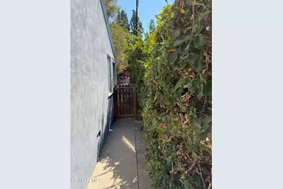 8847 Lindley Avenue, Northridge, CA 91325 - Photo 20