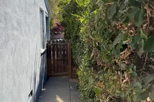 8847 Lindley Ave, Northridge, CA 91325 - Photo 20