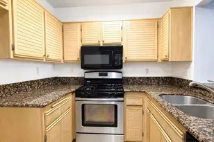 24109 Del Monte Dr., Valencia, CA 91355 - Photo 10
