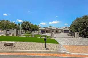 395 Sherwood Ct, Thousand Oaks, CA 91361 - Photo 4