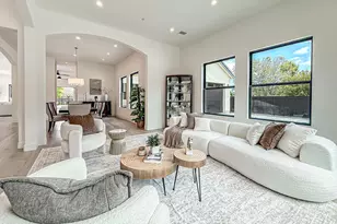 395 Sherwood Ct, Thousand Oaks, CA 91361 - Photo 12